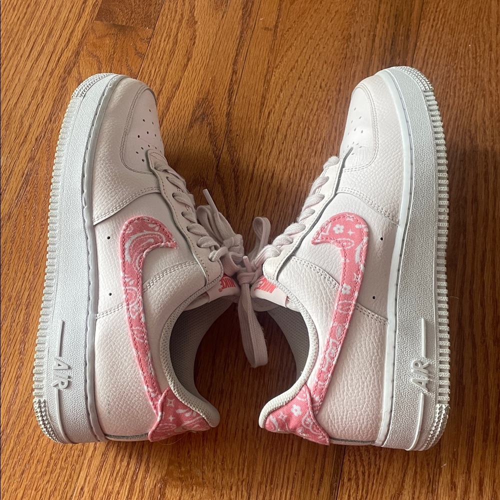 Nike Air Force 1’s Shoes With Pink Paisley Swoosh Woman 8.5 - Picture 12 of 16